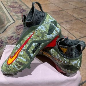 New Nike x Travis Kelce Alpha Menace Elite 3